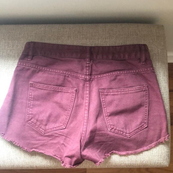 Maroon distressed shorts - Picture 2 of 4